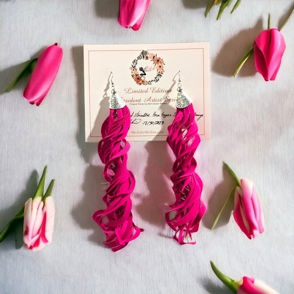 🆕MBM Magenta Swirl Tassel Earrings - Picture 2 of 4